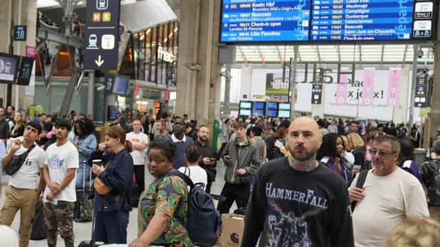 Arson attacks paralyse French trains before Olympics