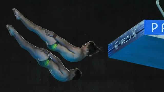 China wins men's 10m synchro diving, Australia sixth