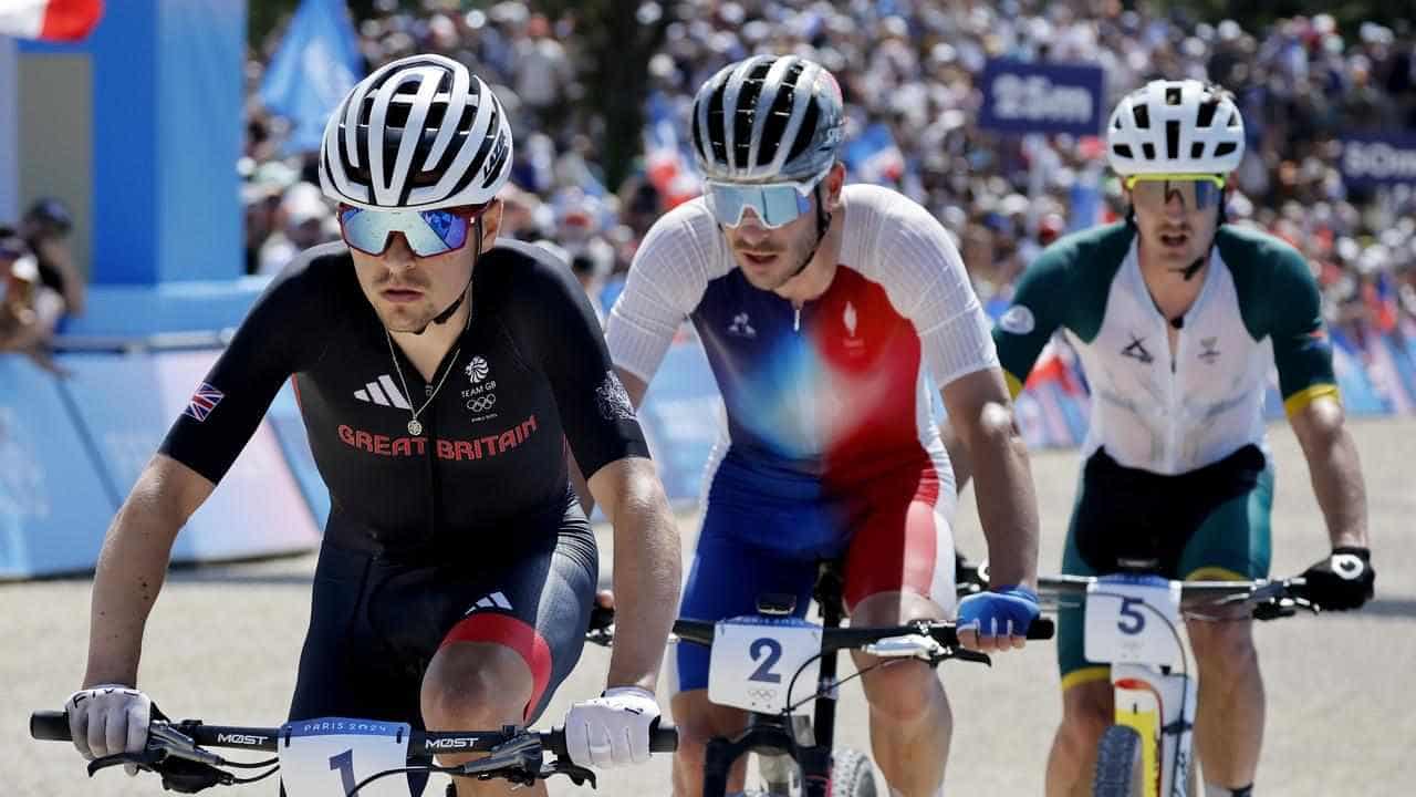 Pidcock denies local rider to defend Olympic MTB title