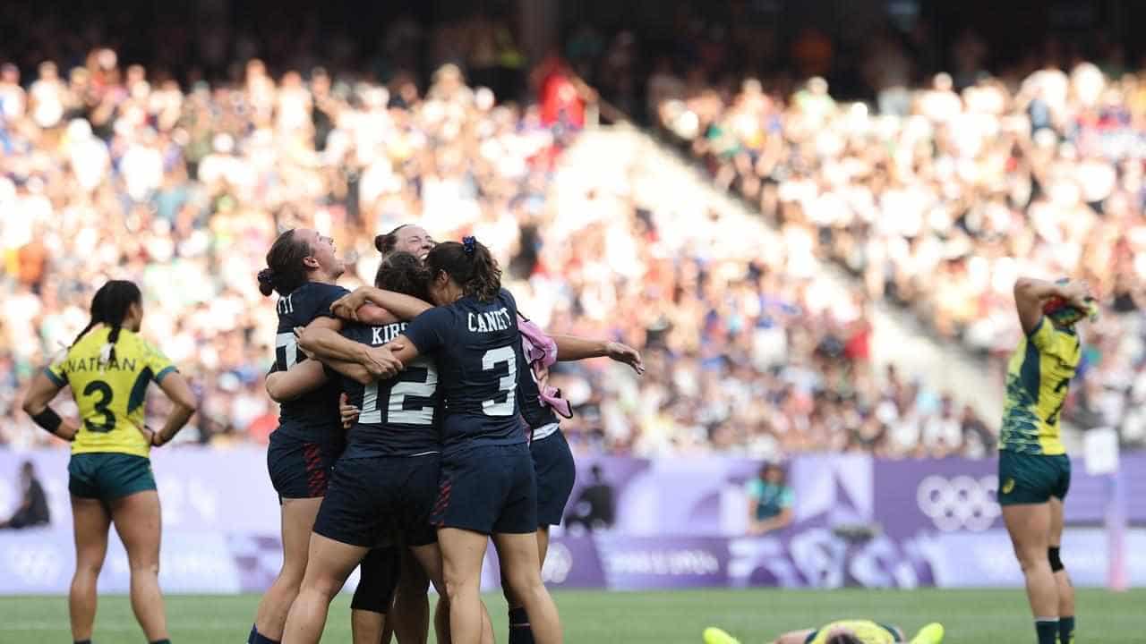 Tears as sevens medal slips on Paris day of horrors