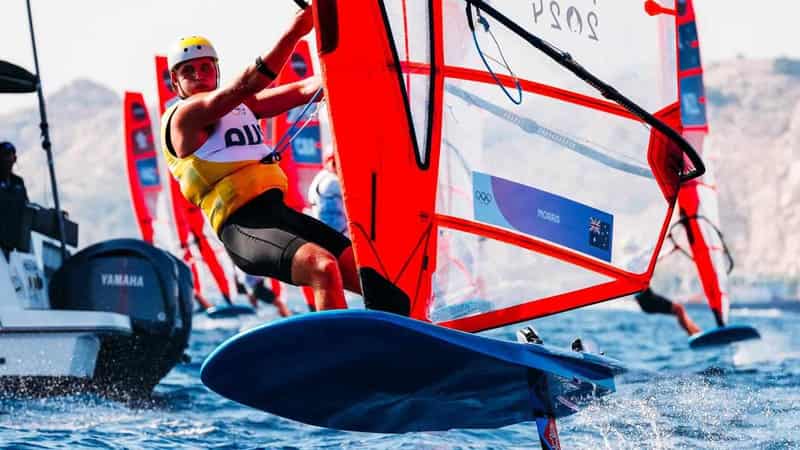 Morris made to wait for dream windsurfing final