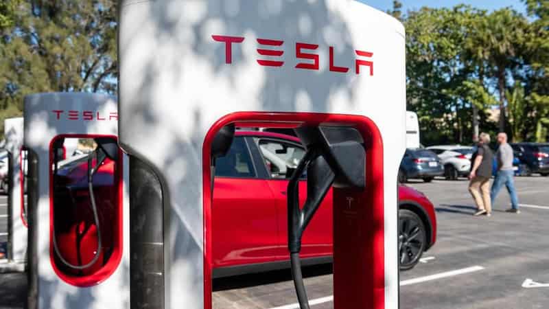 Car chargers at tourist curio could be coup for Tesla