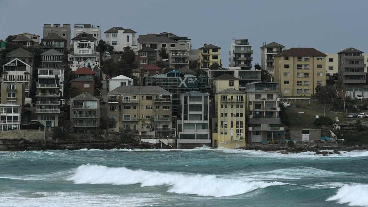 Community battery for Bondi, wind farm for regional Vic