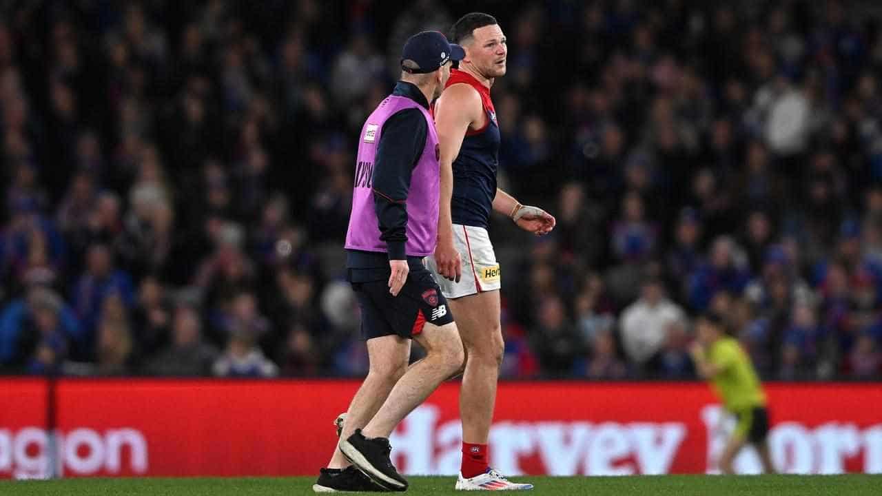 Fractured ribs for Dees star May, return date unknown