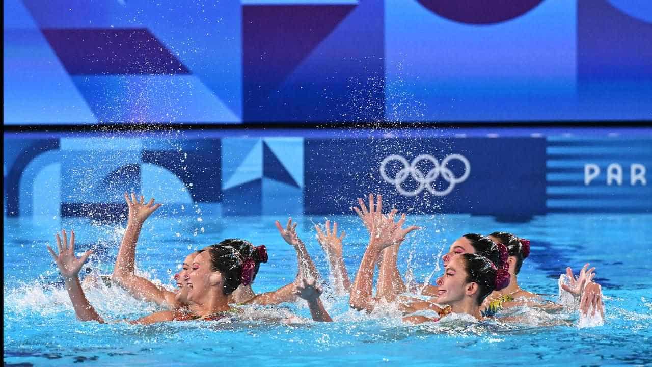 Aussie artistic swimmers enter Paris jungle