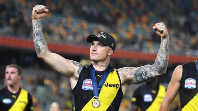 Hawkins joins tributes to mark Dustin Martin retirement