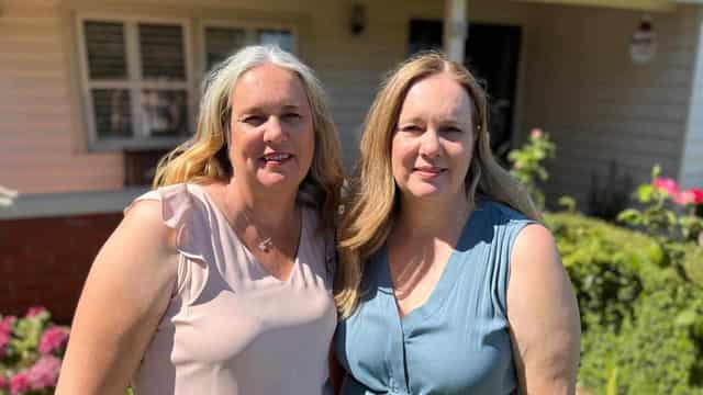 Twin sisters to help crack breast cancer mysteries