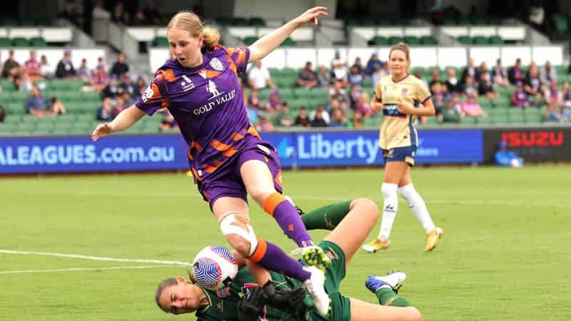 Glory dealt big ALW blow as Sydney sign Hana Lowry