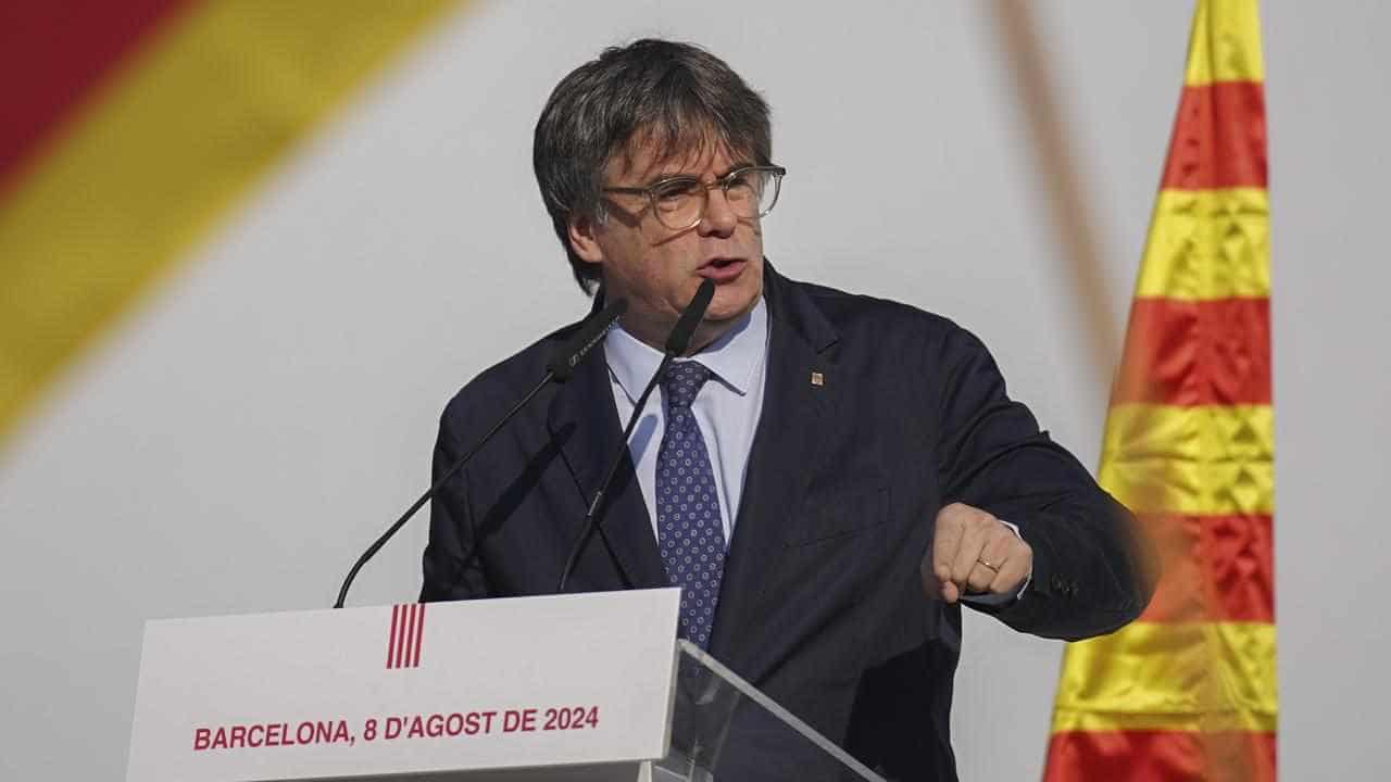 Ex-Catalan leader leaves Spain after avoiding arrest