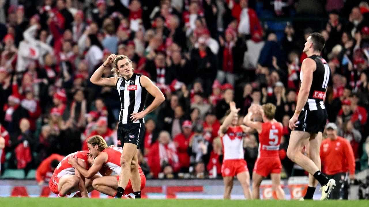 Late Gulden goal seals Swans' comeback against Pies