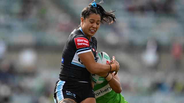 Sharks remain unbeaten after comeback win over Raiders