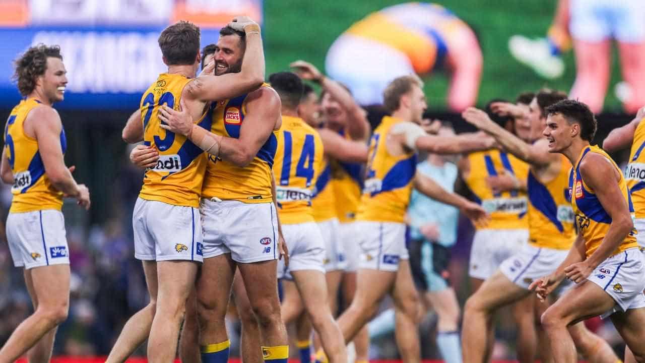 Allen's clutch kick gives West Coast back-to-back wins