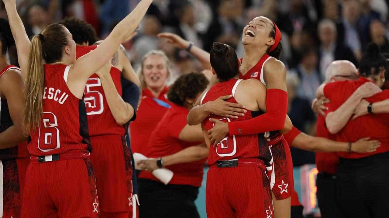 US women win eighth straight basketball gold medal