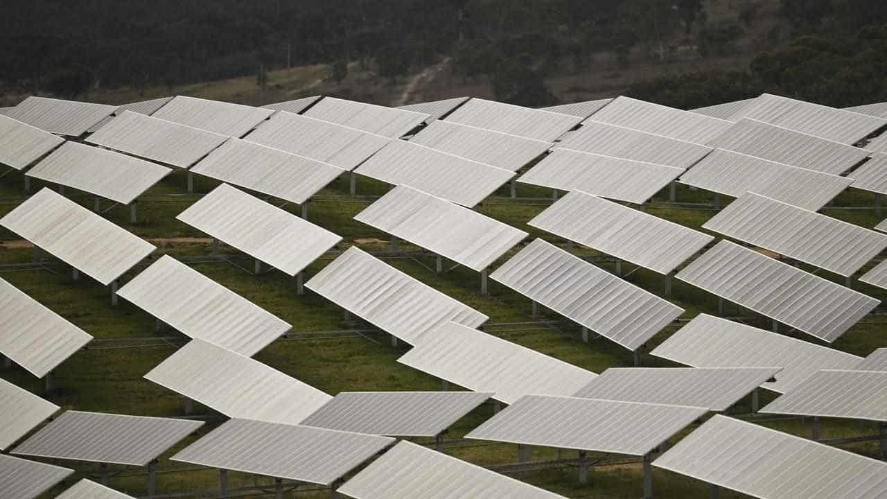 Start date questions heat up over $30b solar mega-farm