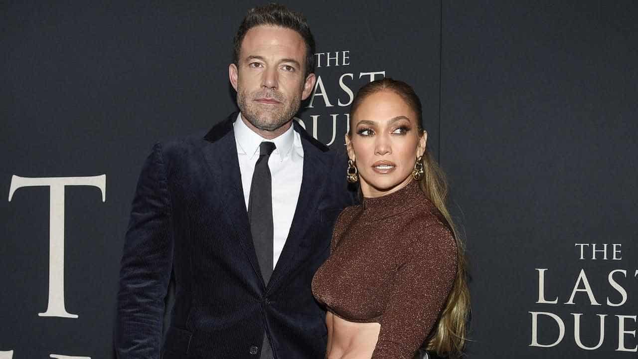 Jennifer Lopez files for divorce from Ben Affleck