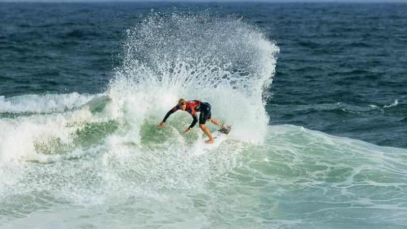 Another lay day called for WSL's Fiji Pro