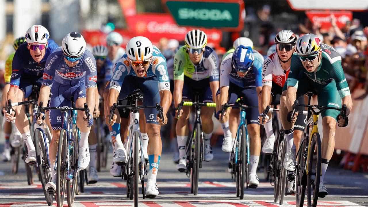 Aussie Groves looks wrong way and misses La Vuelta boat