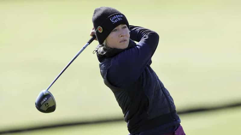 Korda regains her dazzle to lead British Open by three