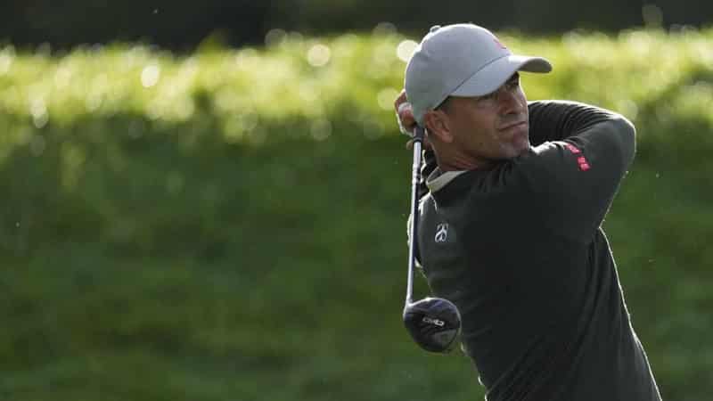 Adam Scott dazzles with 63 to control FedEx Cup playoff