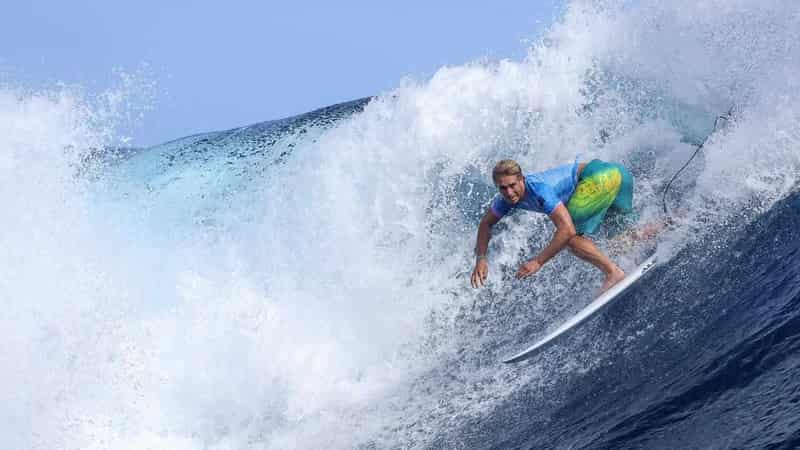 Ewing makes it three Aussies in surf world title race