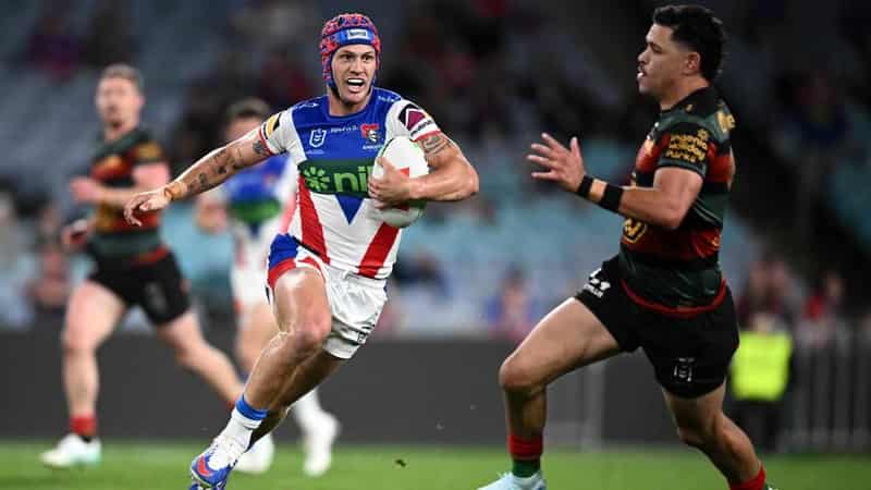 Ponga's spark helps keep Knights in NRL finals race