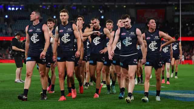 Blues reach AFL finals despite last-gasp loss to Saints