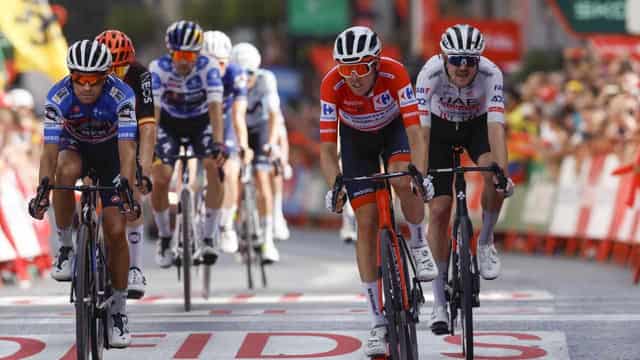 Ben O'Connor adds to Vuelta lead in brutal queen stage