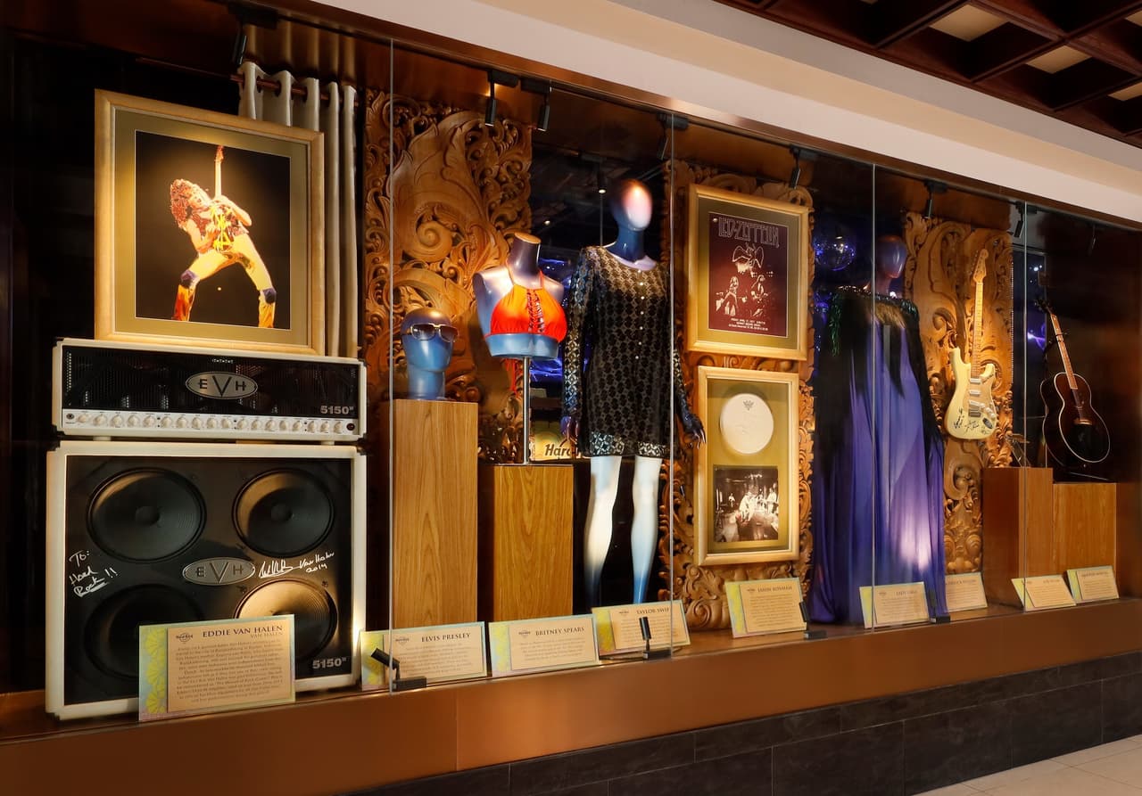 HARD ROCK HOTEL BALI UNVEILS A SYMPHONY OF MUSIC HISTORY WITH ALL NEW MEMORABILIA COLLECTION & THE NEWLY RENOVATED KING SUITE.