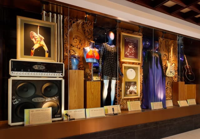 HARD ROCK HOTEL BALI UNVEILS A SYMPHONY OF MUSIC HISTORY WITH ALL NEW MEMORABILIA COLLECTION & THE NEWLY RENOVATED KING SUITE.