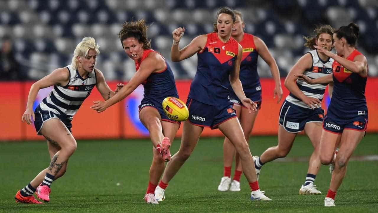 Hore stars, Harris injured as AFLW Dees beat Cats