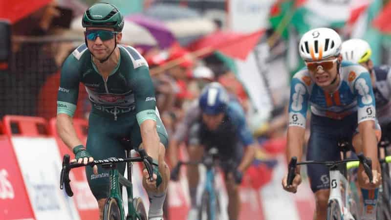 Groves win stage as Aussies hold three Vuelta jerseys