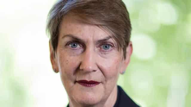 'Inspiring' chief justice announces retirement