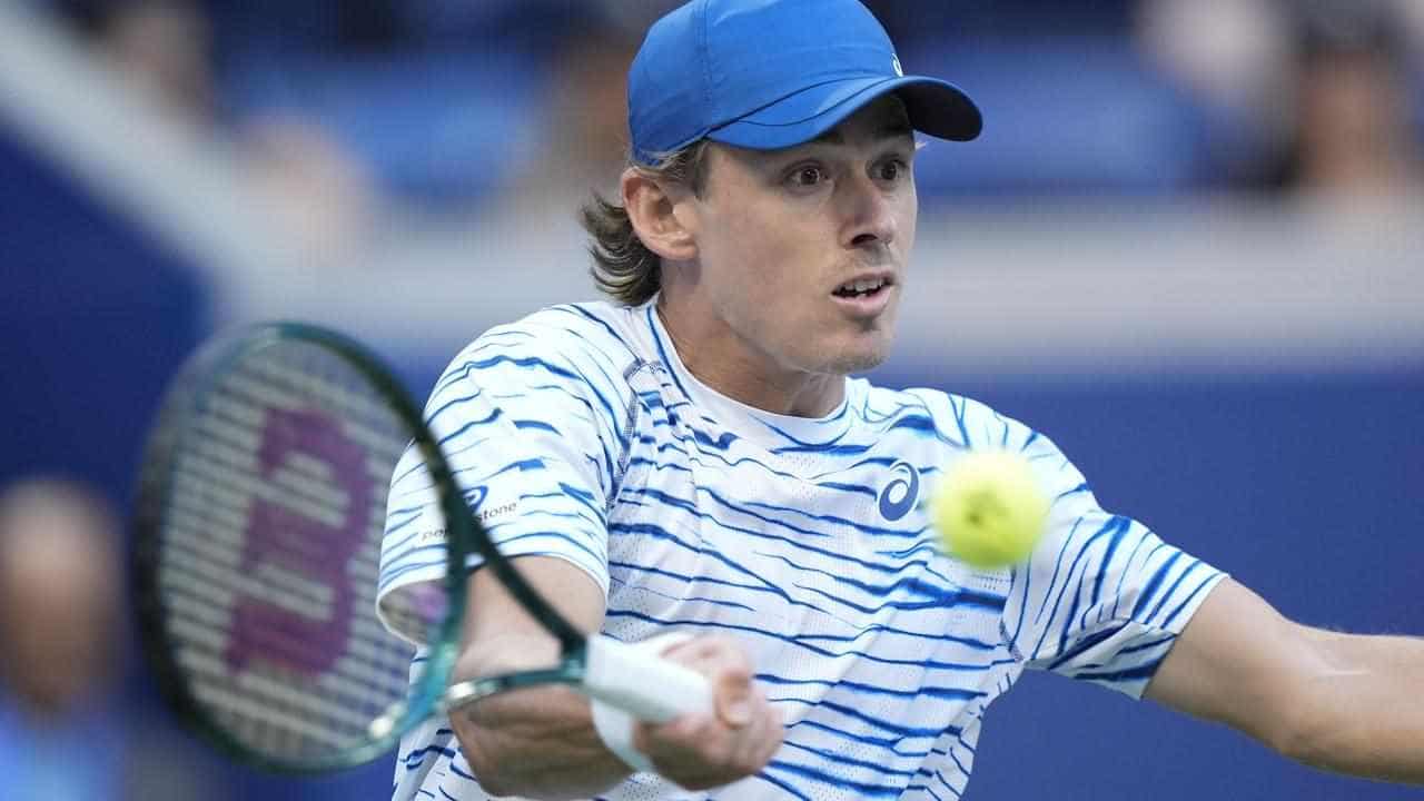 De Minaur being advised to tweak his faltering forehand