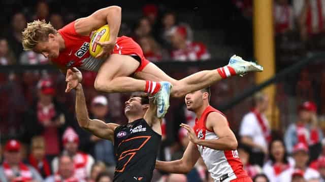 Swans home in on prelim final with gutsy win over GWS