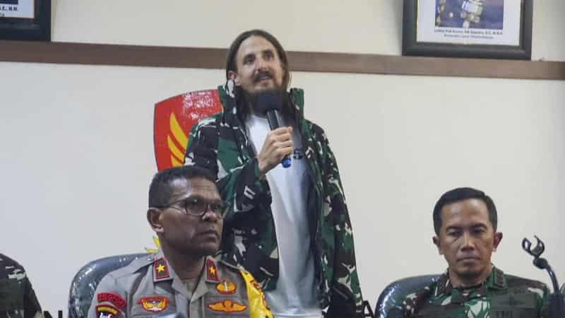 NZ pilot freed from captivity in Indonesia's Papua