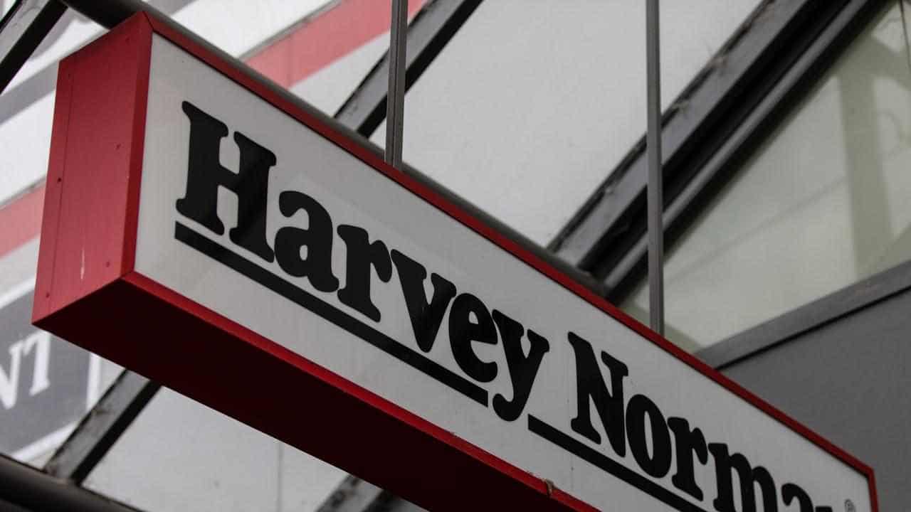 Scammers target Australians with fake Harvey Norman laptop giveaway