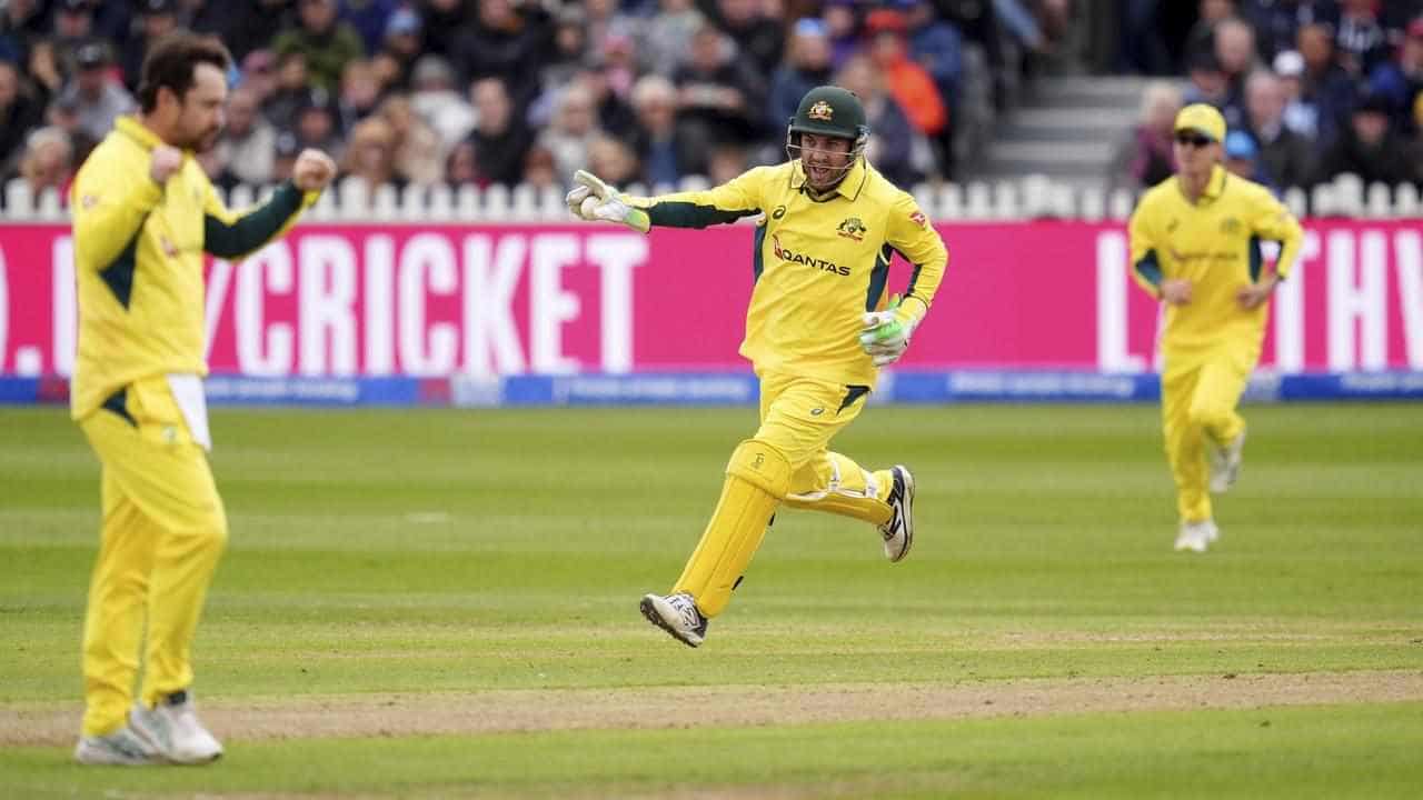 Australia beat England - and rain - to win ODI series