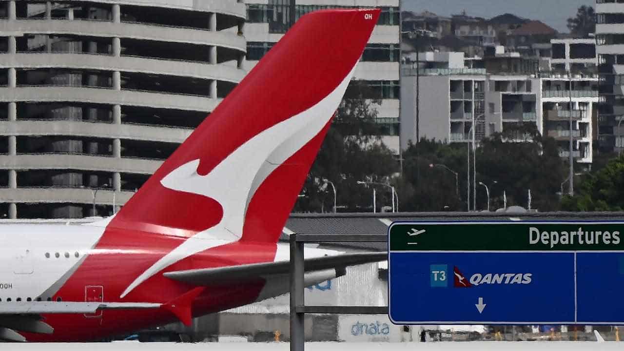 Qantas fined for selling seats on cancelled flights