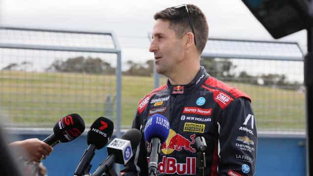 Snake delay, Pye crash as Whincup shows Bathurst class