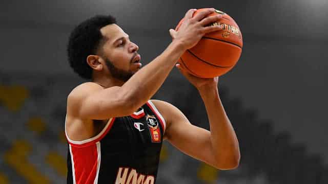 Record loss: Hawks thump NBL champs Tasmania