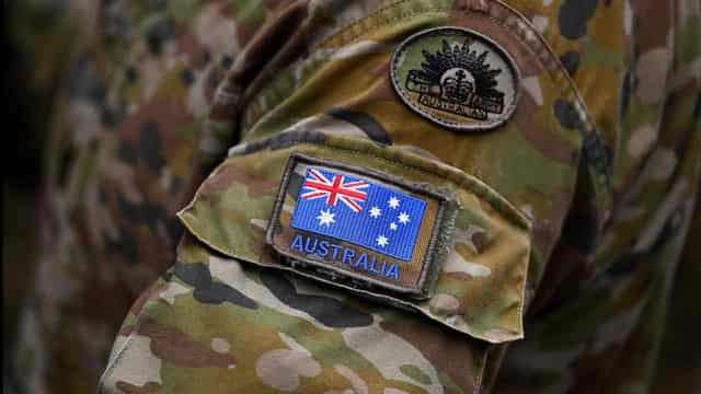 Cash bonuses for Australian troops to recruit mates