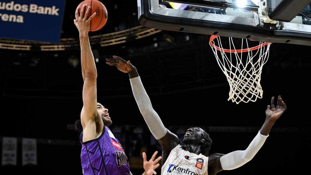 Bruce catches fire as Kings hit back