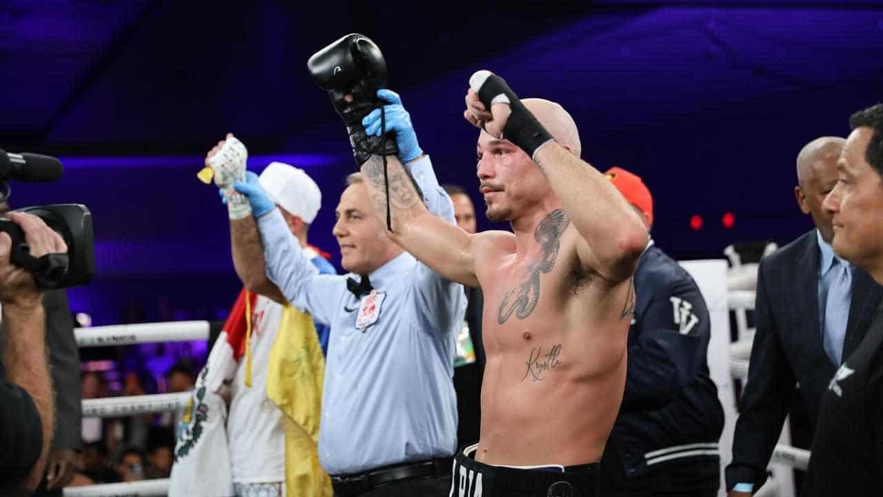 Aussie boxer Tapia holds on for controversial draw