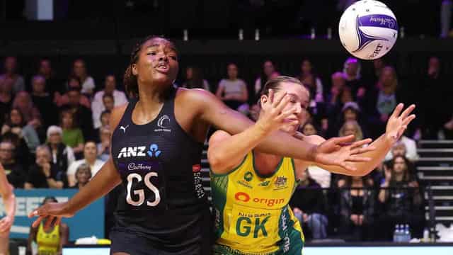 New Zealand thump Diamonds in netball Cup opener