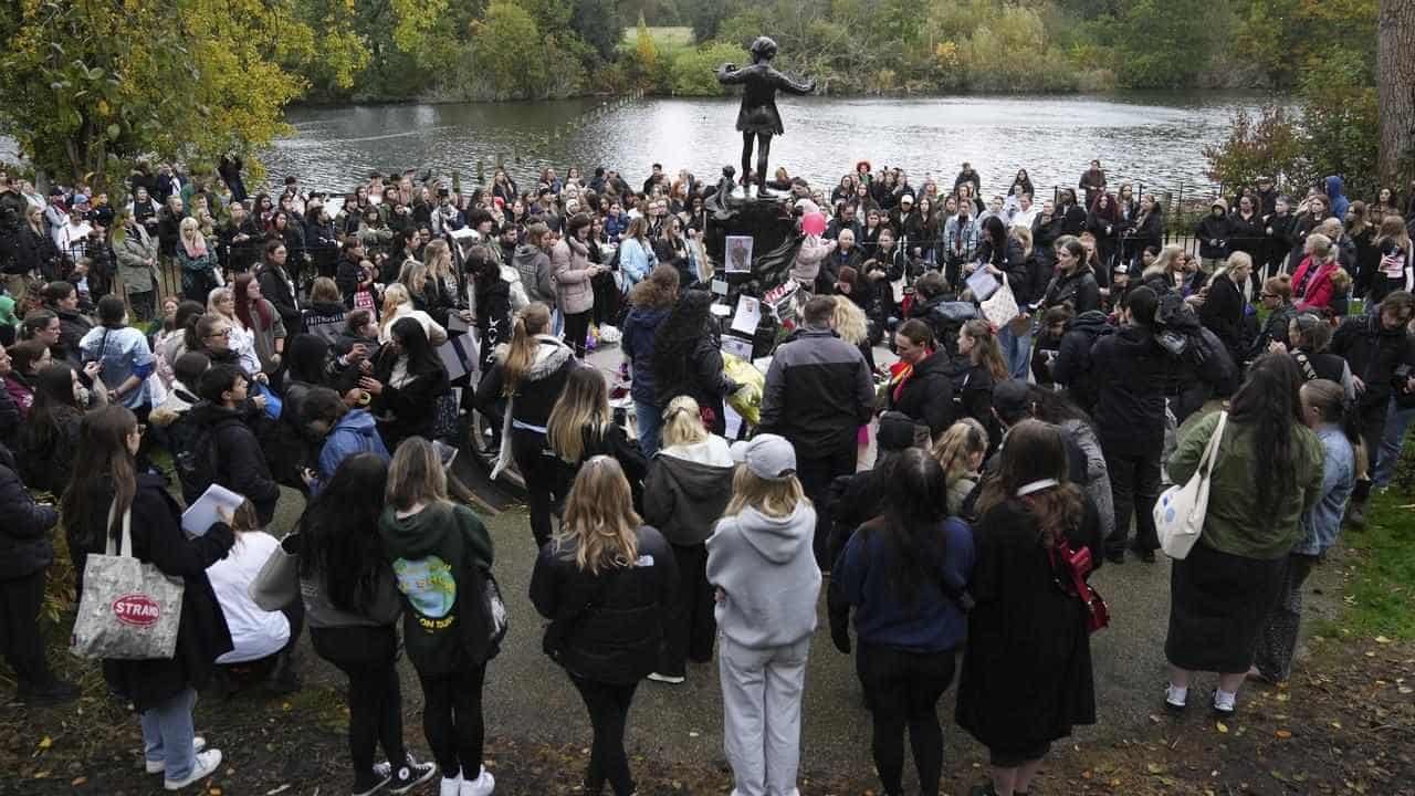 Fans in London, other cities gather to mourn Liam Payne