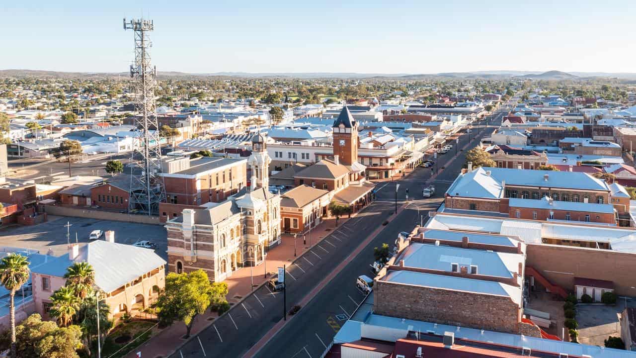 Inquiry coming after outback failures leave 20k in dark