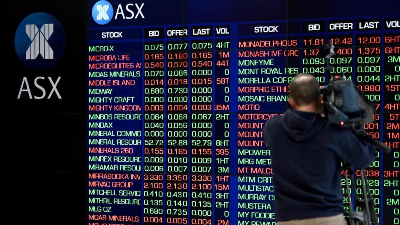 Australian share market edges lower on mixed trading