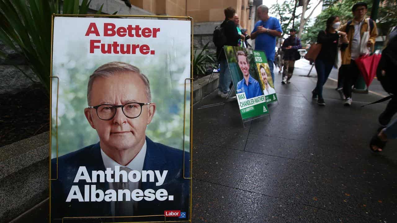 Labor 'losing touch' with blue-collar base: party elder