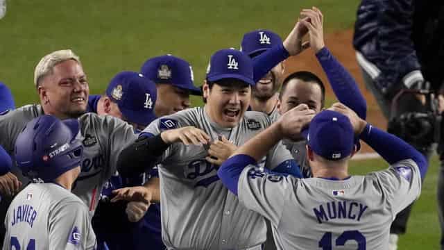 Dodgers clinch World Series following Yankees meltdown