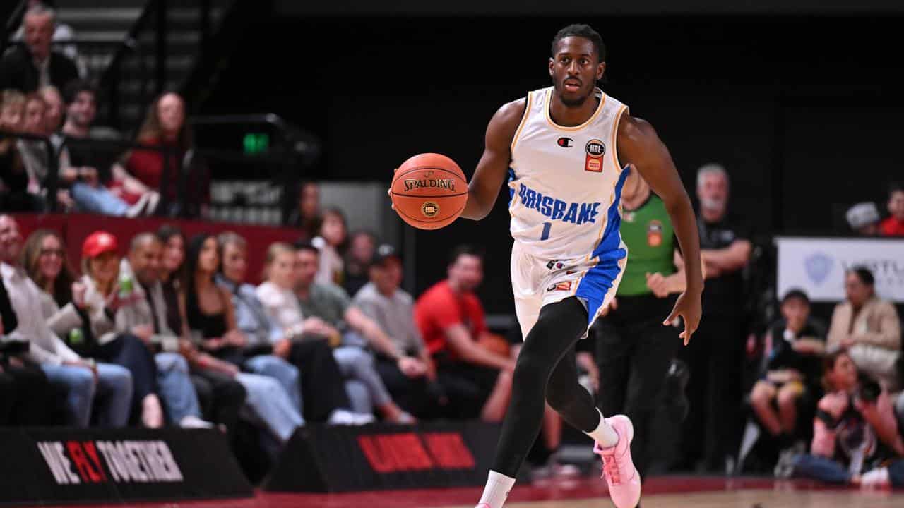 Barnstorming Bullets overcome gutsy Taipans in Cairns